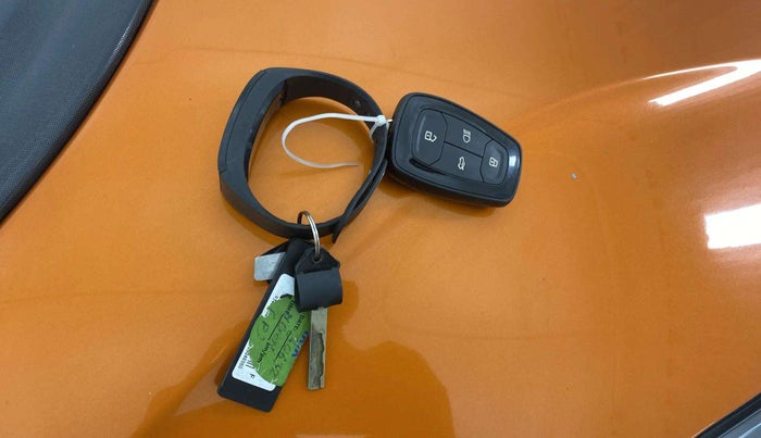 2019 Tata NEXON XZA PLUS PETROL, Petrol, Automatic, 52,997 km, Key Close Up