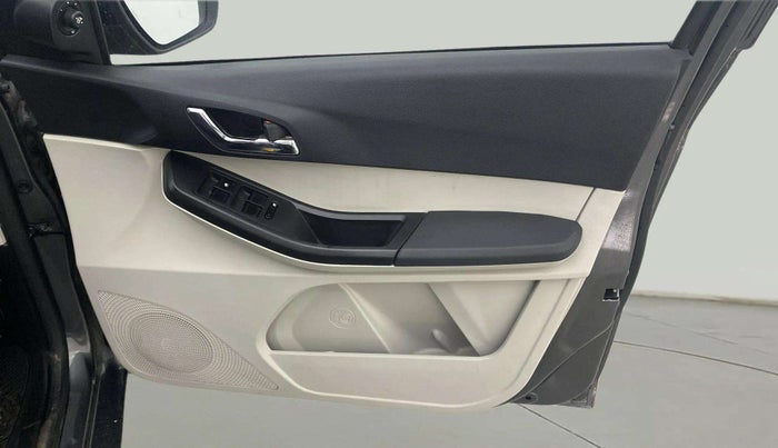 2023 Tata Tiago XZ PLUS CNG, CNG, Manual, 5,356 km, Driver Side Door Panels Control