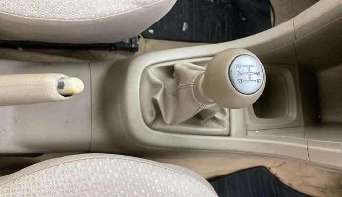 2013 Maruti Swift Dzire VXI, Petrol, Manual, 1,24,101 km, Gear Lever