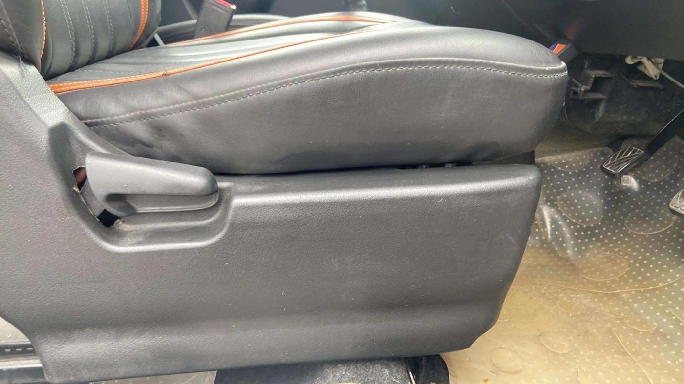 2015 Maruti Wagon R 1.0 VXI, Petrol, Manual, 46,833 km, Driver Side Adjustment Panel