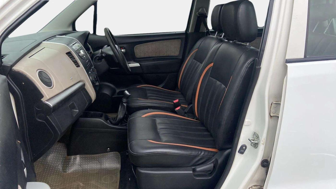 2015 Maruti Wagon R 1.0 VXI, Petrol, Manual, 46,833 km, Right Side Front Door Cabin