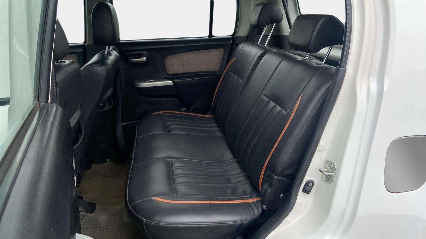 2015 Maruti Wagon R 1.0 VXI, Petrol, Manual, 46,833 km, Right Side Rear Door Cabin
