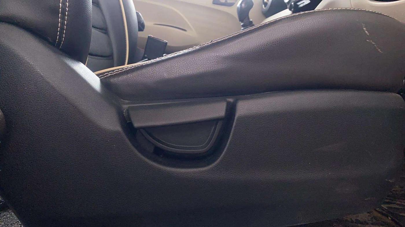 2019 Hyundai NEW SANTRO ERA EXECUTIVE, CNG, Manual, 69,332 km, Driver Side Adjustment Panel