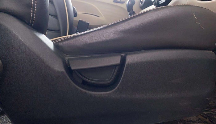 2019 Hyundai NEW SANTRO ERA EXECUTIVE, CNG, Manual, 69,332 km, Driver Side Adjustment Panel