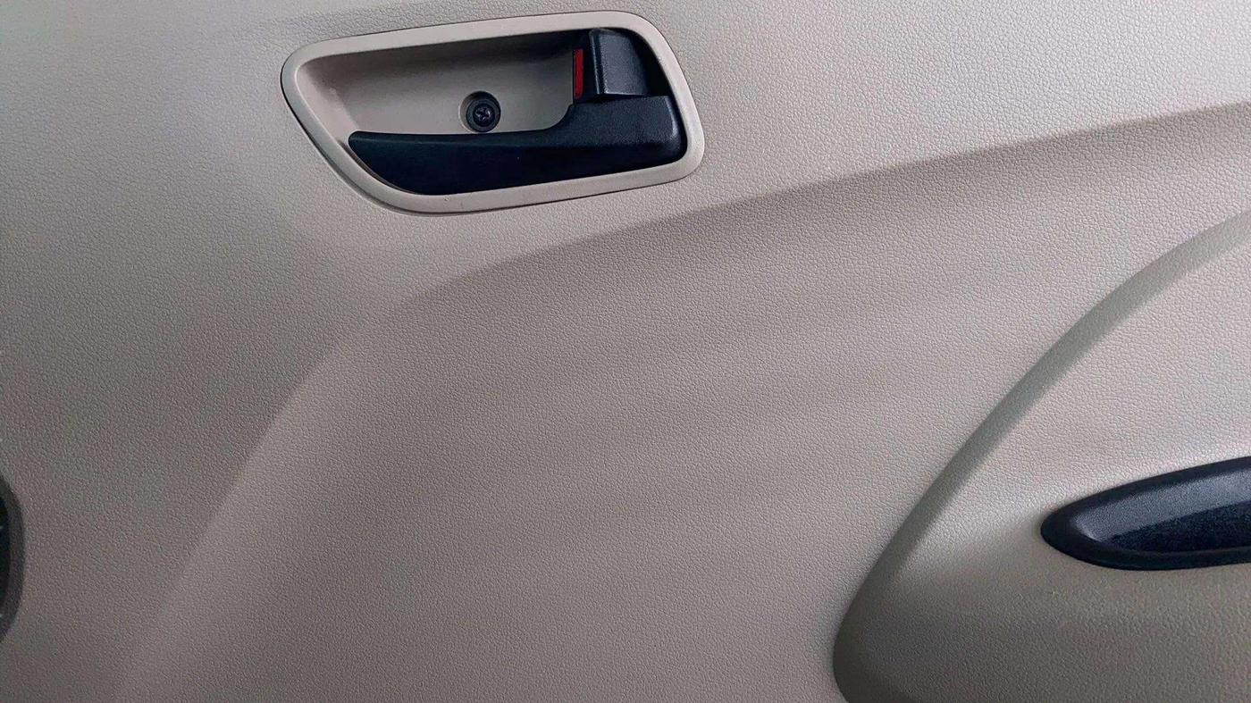 2019 Hyundai NEW SANTRO ERA EXECUTIVE, CNG, Manual, 69,332 km, Driver Side Door Panels Control