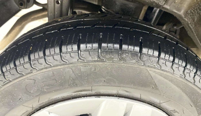 2019 Maruti Alto VXI, CNG, Manual, 89,330 km, Right Rear Tyre Tread