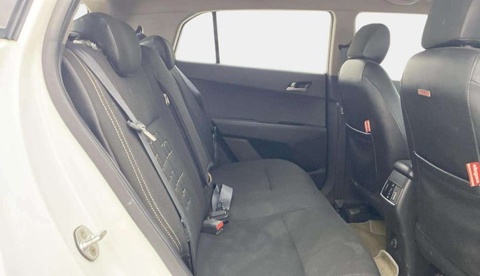 2015 Hyundai Creta SX PLUS 1.6 PETROL, Petrol, Manual, 51,077 km, Right Side Rear Door Cabin