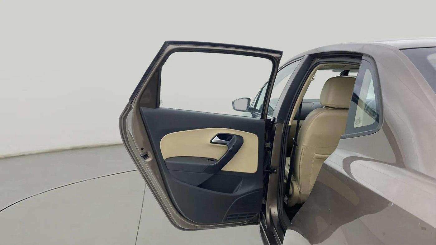 2017 Volkswagen Ameo HIGHLINE1.2L PLUS 16 ALLOY, Petrol, Manual, 30,905 km, LHS Rear Door