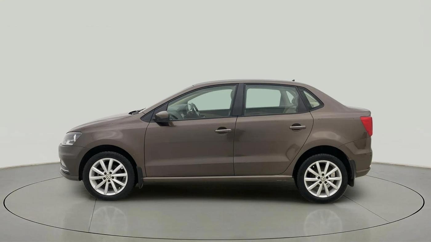 2017 Volkswagen Ameo HIGHLINE1.2L PLUS 16 ALLOY, Petrol, Manual, 30,905 km, Left Side
