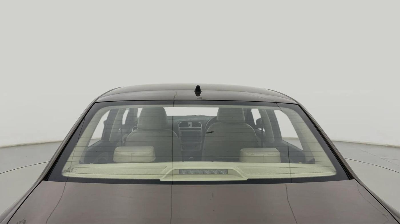 2017 Volkswagen Ameo HIGHLINE1.2L PLUS 16 ALLOY, Petrol, Manual, 30,905 km, Rear Windshield