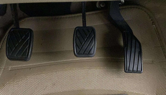 2015 Maruti Swift Dzire VXI, Petrol, Manual, 64,573 km, Pedals