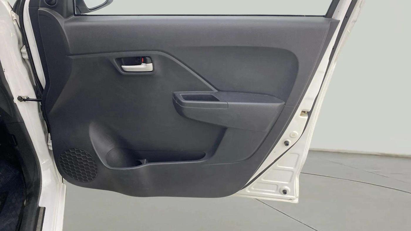 2023 Maruti Alto K10 VXI PLUS, Petrol, Manual, 24,681 km, Driver Side Door Panels Control