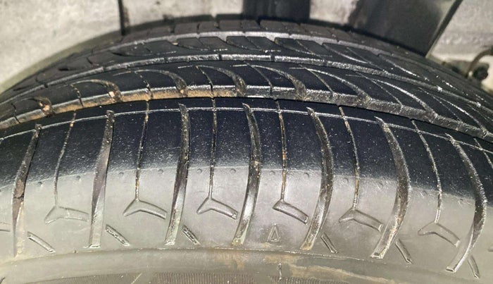 2019 Hyundai XCENT PRIME T  VTVT PLUS  CNG, CNG, Manual, 63,981 km, Left Rear Tyre Tread