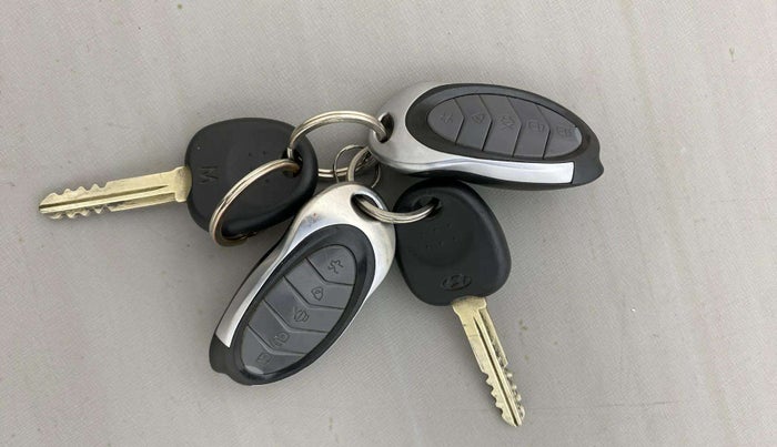 2019 Hyundai XCENT PRIME T  VTVT PLUS  CNG, CNG, Manual, 63,981 km, Key Close Up