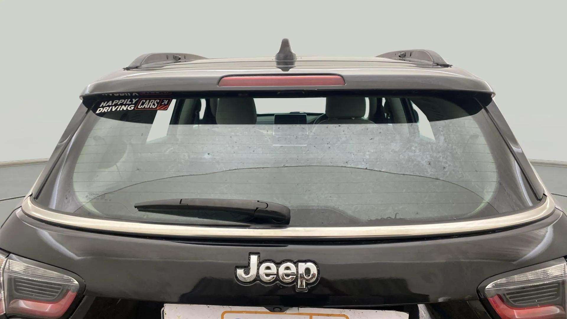 Rear-Windshield---Roof-25