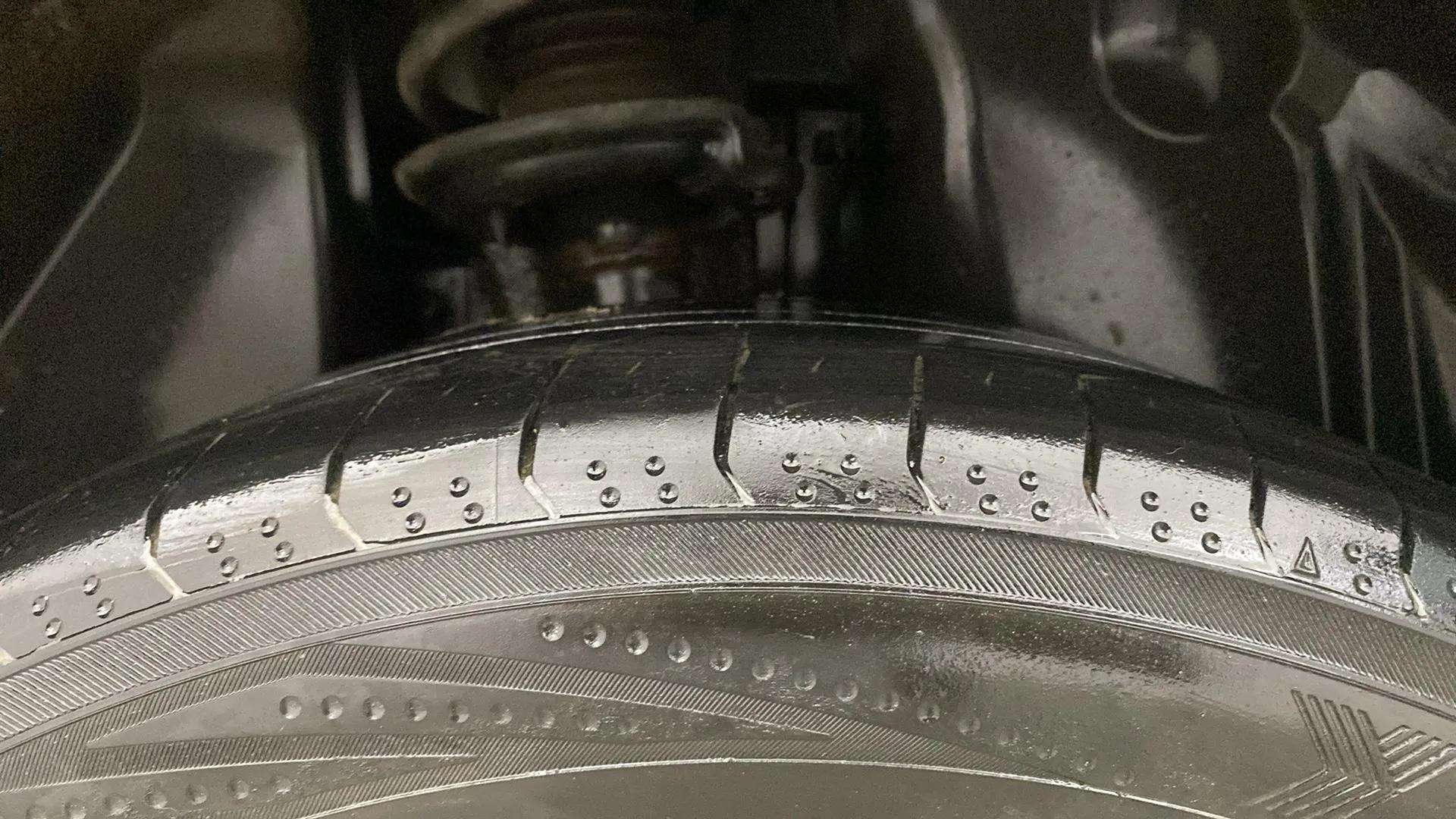 RHS-Rear-Tyre-Tread-19