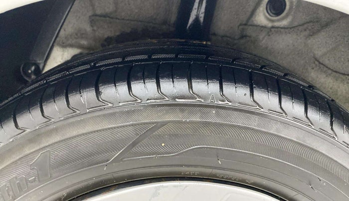 2015 Hyundai Xcent S 1.2, Petrol, Manual, 94,040 km, Right Rear Tyre Tread