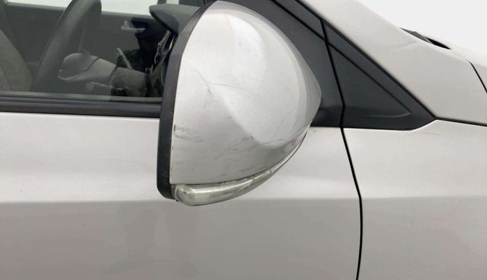2015 Hyundai Xcent S 1.2, Petrol, Manual, 94,040 km, Right rear-view mirror - Indicator light has minor damage