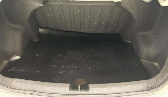 2015 Hyundai Xcent S 1.2, Petrol, Manual, 94,040 km, Boot Inside