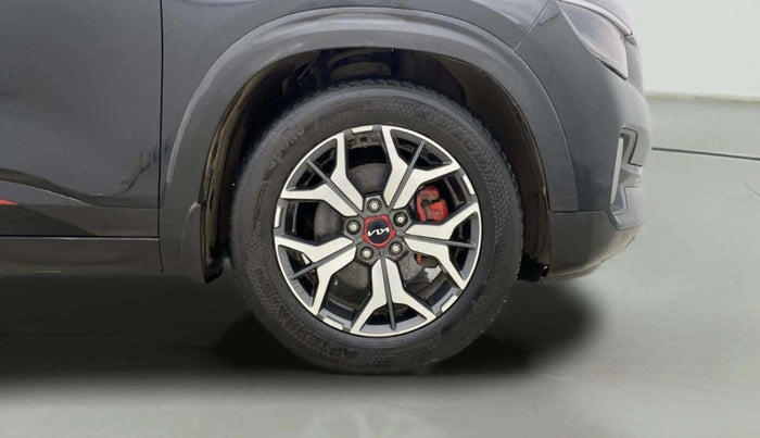 2021 KIA SELTOS GTX PLUS AT 1.5 DIESEL, Diesel, Automatic, 91,904 km, Right Front Wheel