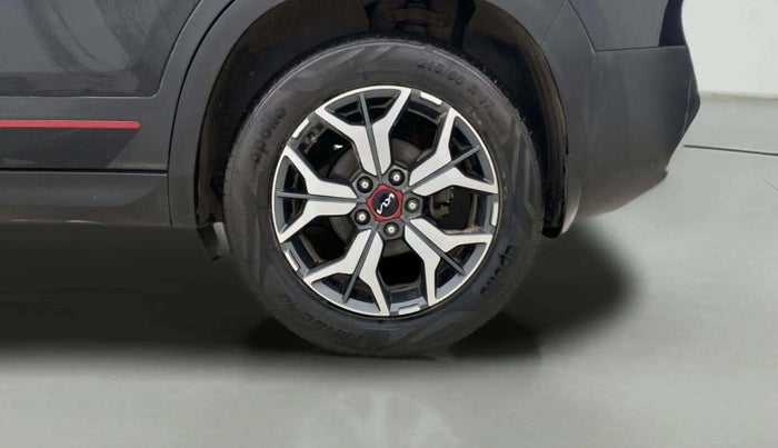 2021 KIA SELTOS GTX PLUS AT 1.5 DIESEL, Diesel, Automatic, 91,904 km, Left Rear Wheel