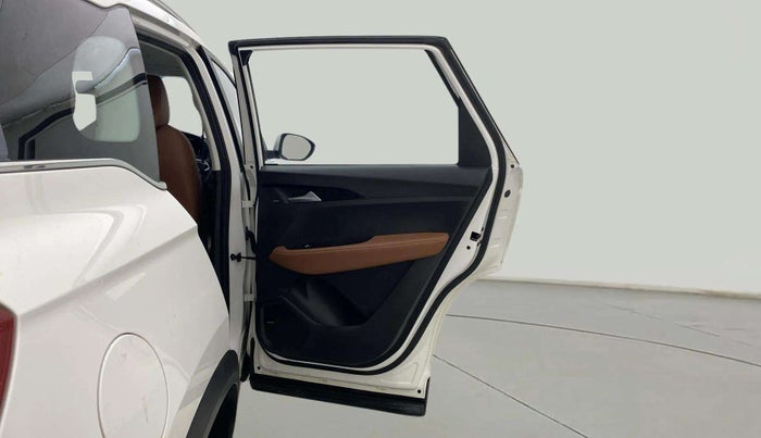 2023 MG HECTOR PLUS SHARP 1.5 PETROL TURBO CVT 6-STR, Petrol, Automatic, 27,067 km, RHS Rear Door