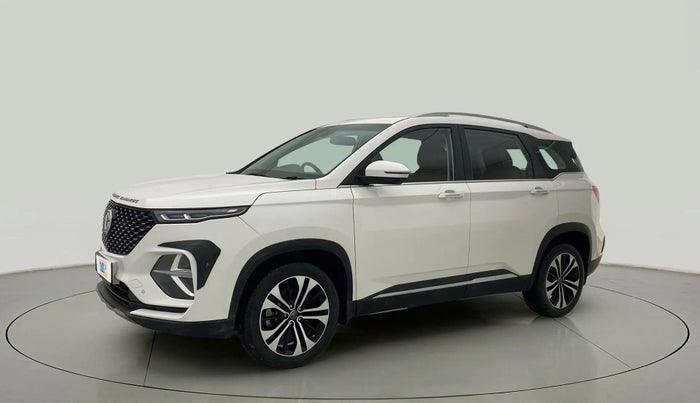 2023 MG HECTOR PLUS SHARP 1.5 PETROL TURBO CVT 6-STR, Petrol, Automatic, 27,067 km, Left Front Diagonal