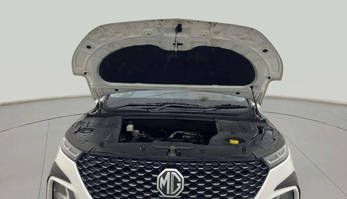 2023 MG HECTOR PLUS SHARP 1.5 PETROL TURBO CVT 6-STR, Petrol, Automatic, 27,067 km, Open Bonet