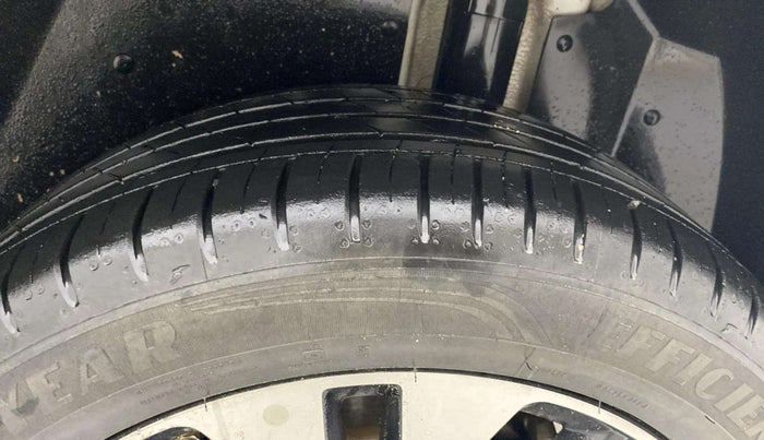 2023 MG HECTOR PLUS SHARP 1.5 PETROL TURBO CVT 6-STR, Petrol, Automatic, 27,067 km, Left Rear Tyre Tread