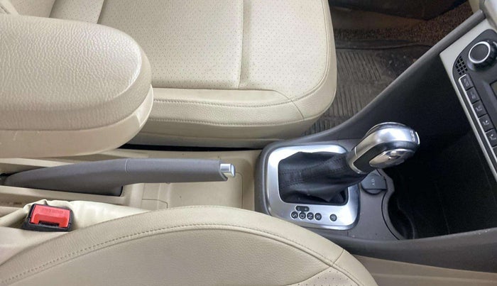 2016 Volkswagen Vento HIGHLINE PETROL AT, Petrol, Automatic, 78,388 km, Gear Lever