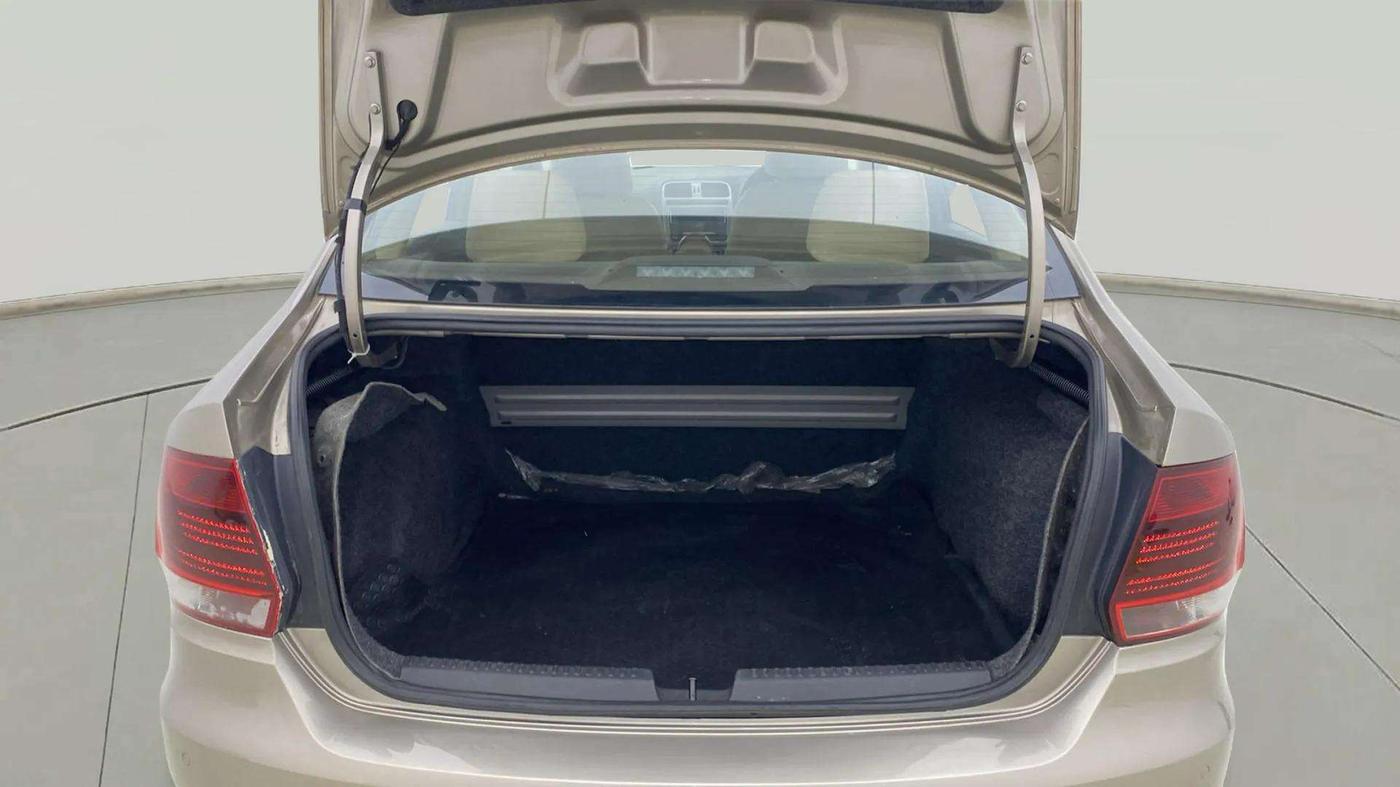 2016 Volkswagen Vento HIGHLINE PETROL AT, Petrol, Automatic, 78,388 km, Boot Inside