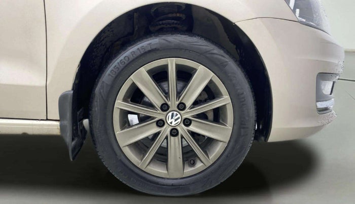 2016 Volkswagen Vento HIGHLINE PETROL AT, Petrol, Automatic, 78,388 km, Right Front Wheel