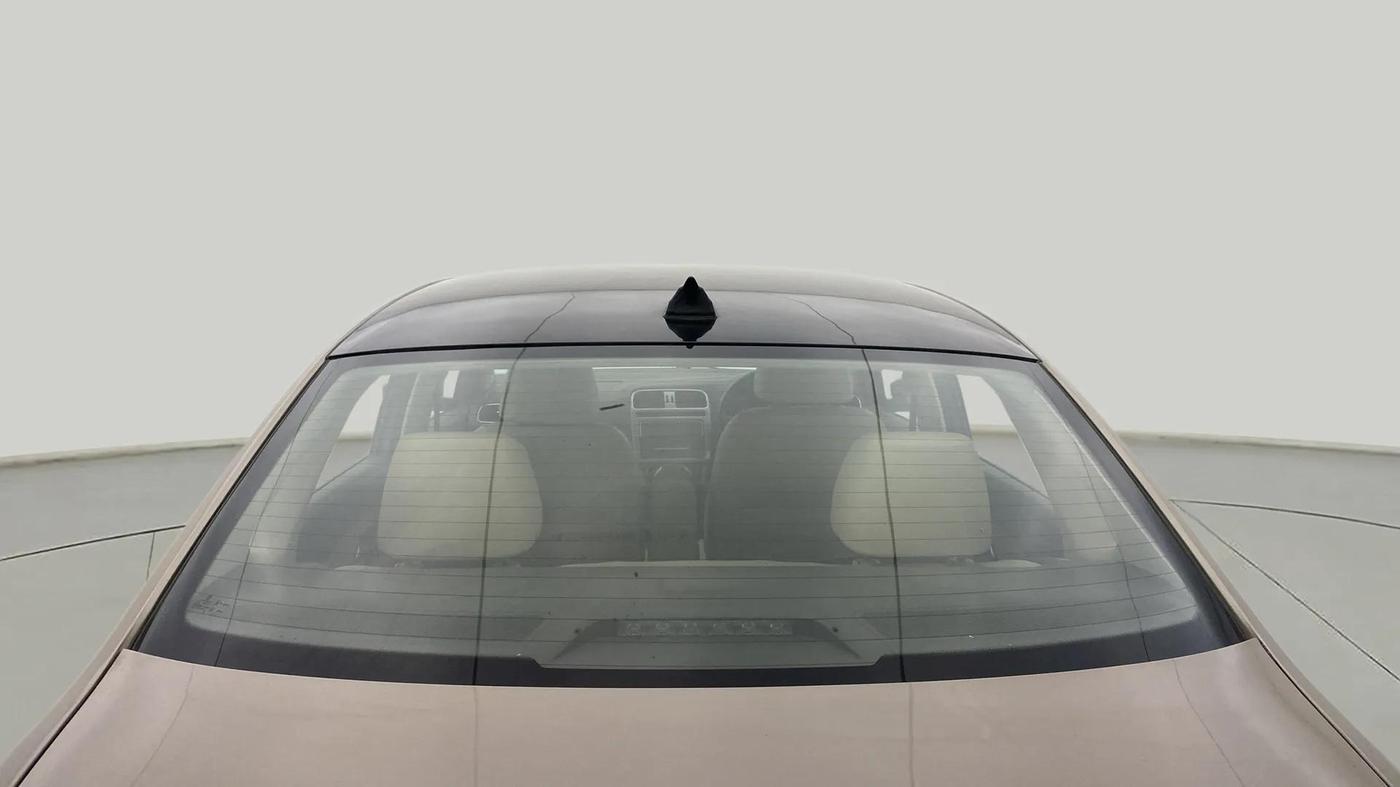 2016 Volkswagen Vento HIGHLINE PETROL AT, Petrol, Automatic, 78,388 km, Rear Windshield