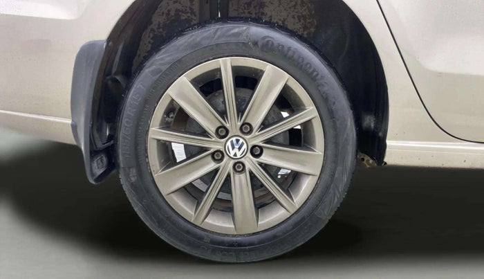 2016 Volkswagen Vento HIGHLINE PETROL AT, Petrol, Automatic, 78,388 km, Right Rear Wheel