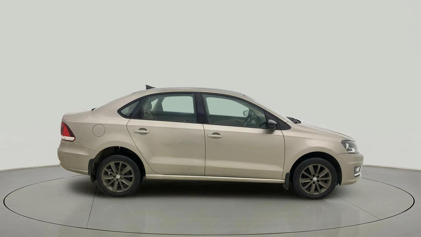 2016 Volkswagen Vento HIGHLINE PETROL AT, Petrol, Automatic, 78,388 km, Right Side View