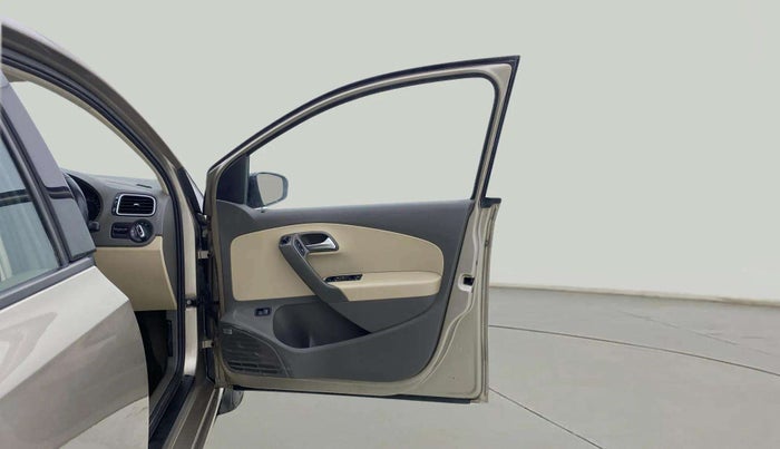 2016 Volkswagen Vento HIGHLINE PETROL AT, Petrol, Automatic, 78,388 km, RHS Front Door