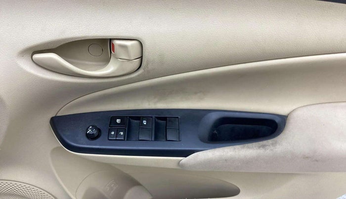 2021 Toyota YARIS J MT, Petrol, Manual, 32,635 km, Driver Side Door Panels Control