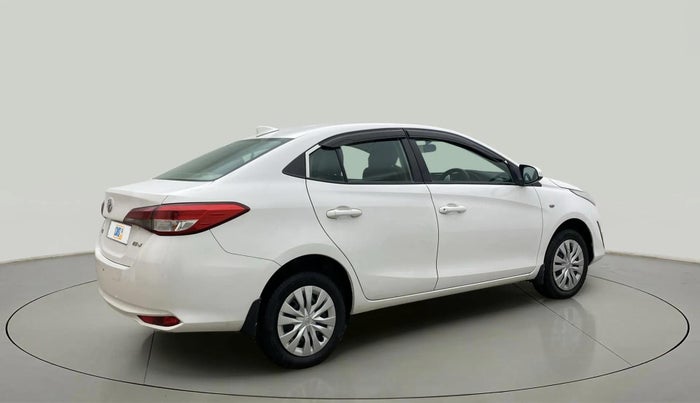 2021 Toyota YARIS J MT, Petrol, Manual, 32,635 km, Right Back Diagonal
