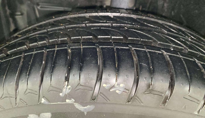 2021 Toyota YARIS J MT, Petrol, Manual, 32,635 km, Left Front Tyre Tread