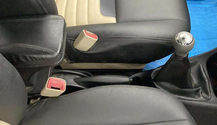 2017 Toyota Etios G, Petrol, Manual, 52,151 km, Gear Lever