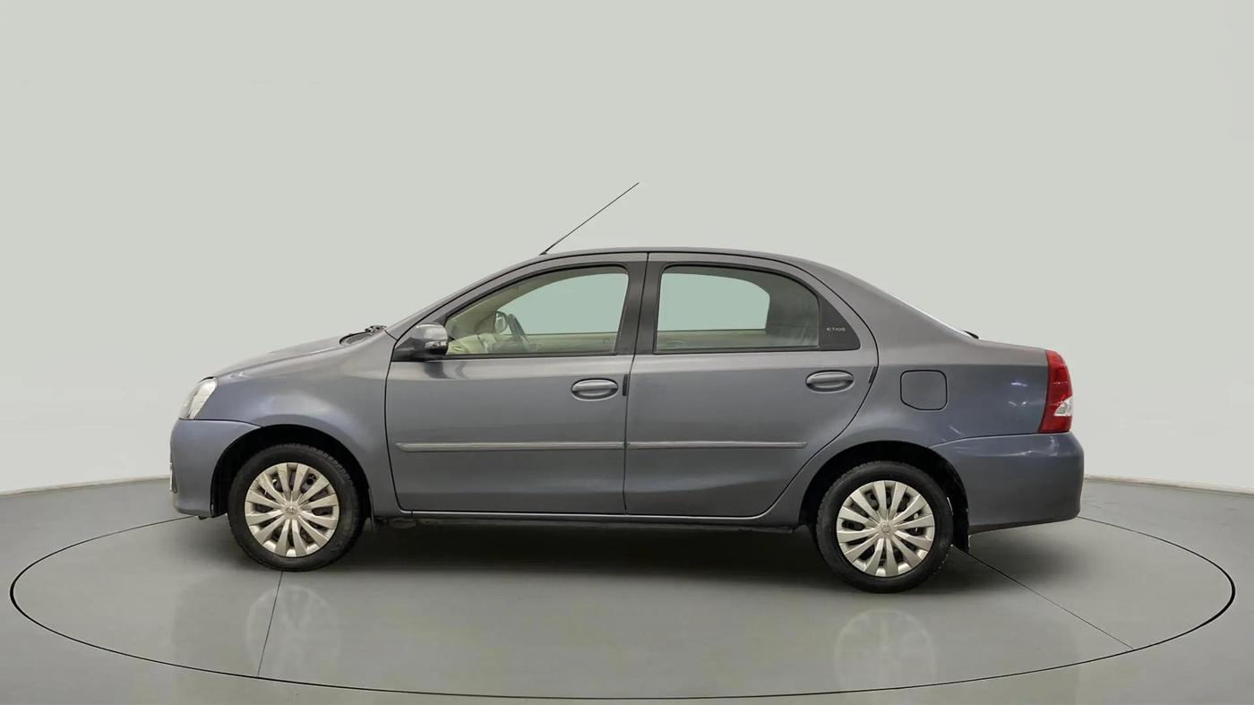 2017 Toyota Etios G, Petrol, Manual, 52,151 km, Left Side