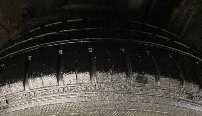 2017 Toyota Etios G, Petrol, Manual, 52,151 km, Left Rear Tyre Tread