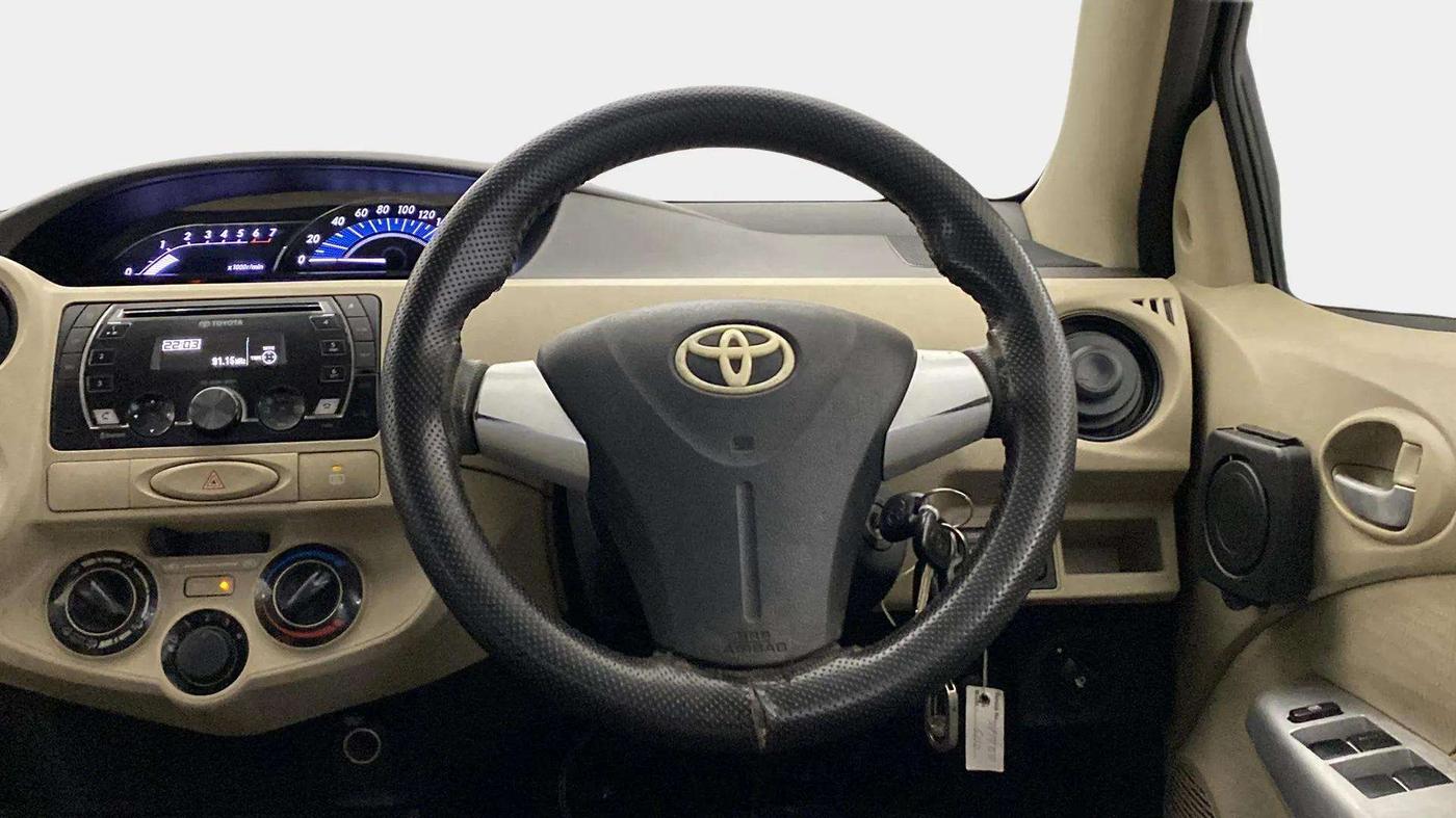 2017 Toyota Etios G, Petrol, Manual, 52,151 km, Steering Wheel Close Up