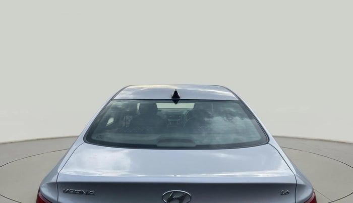 2015 Hyundai Verna FLUIDIC 4S 1.6 VTVT S(O), Petrol, Manual, 93,551 km, Rear Windshield