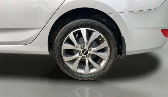 2015 Hyundai Verna FLUIDIC 4S 1.6 VTVT S(O), Petrol, Manual, 93,551 km, Left Rear Wheel