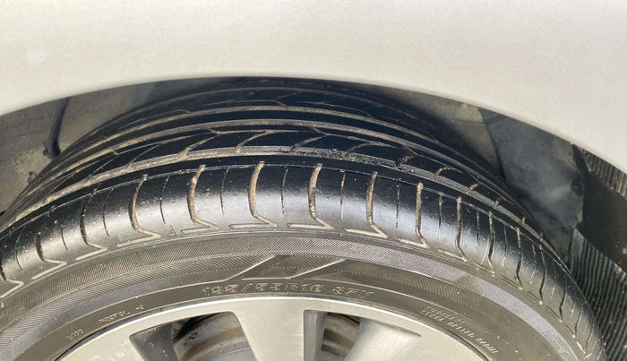 2015 Hyundai Verna FLUIDIC 4S 1.6 VTVT S(O), Petrol, Manual, 93,551 km, Left Rear Tyre Tread