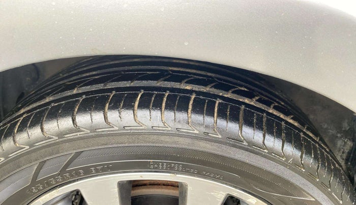 2015 Hyundai Verna FLUIDIC 4S 1.6 VTVT S(O), Petrol, Manual, 93,551 km, Left Front Tyre Tread
