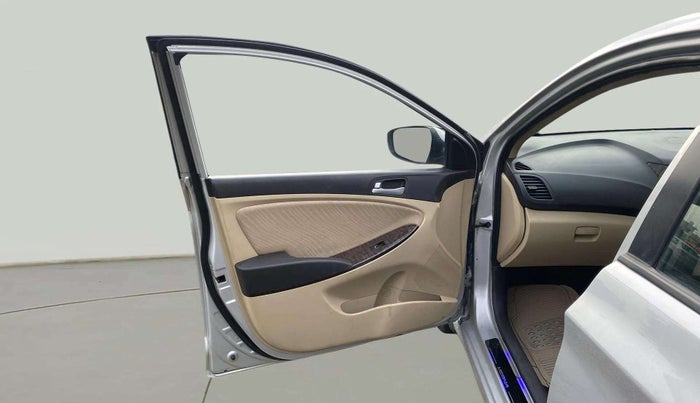 2015 Hyundai Verna FLUIDIC 4S 1.6 VTVT S(O), Petrol, Manual, 93,551 km, LHS Front Door