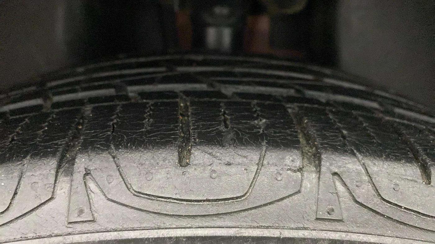 2018 Jeep Compass LIMITED (O) 1.4 PETROL AT, Petrol, Automatic, 39,591 km, Left Rear Tyre Tread