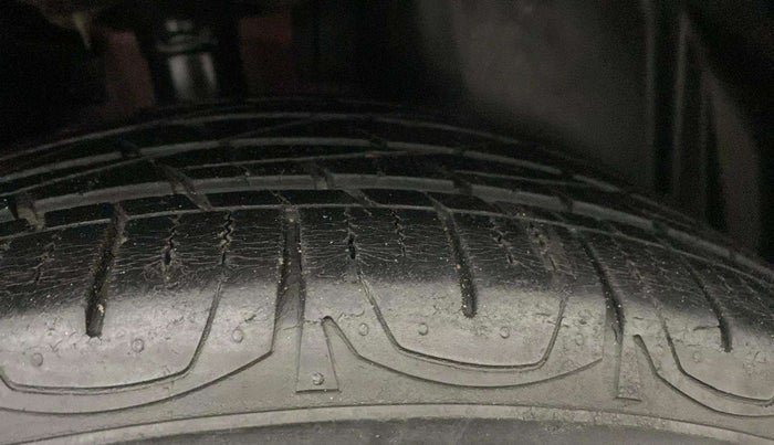 2018 Jeep Compass LIMITED (O) 1.4 PETROL AT, Petrol, Automatic, 39,493 km, Right Rear Tyre Tread